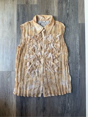 Vintage Y2K Sleeveless Pleated, Textured Ruffle Button-Front Blouse - Beige